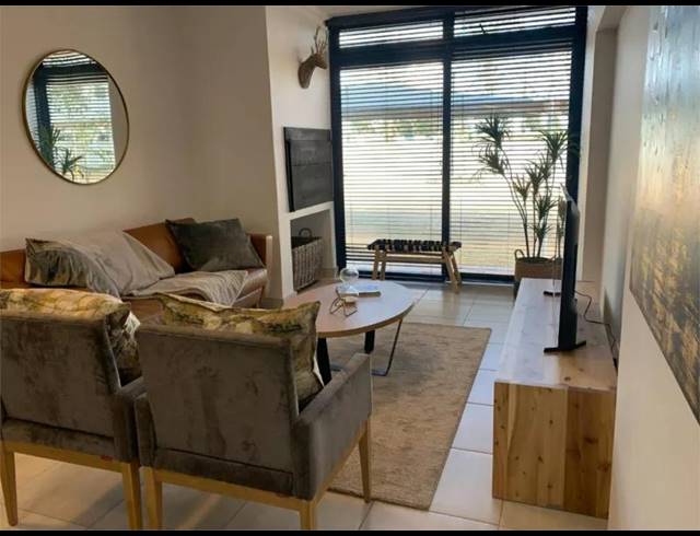 2 BEDROOM PROPERTY TO RENT IN VREDEKLOOF HEIGHTS